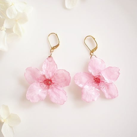 【受注製作】Early Bloom. 本物のお花　早咲きピンク　桜の揺れる耳飾り　ピアス/イヤリング　プリザーブドフラワー