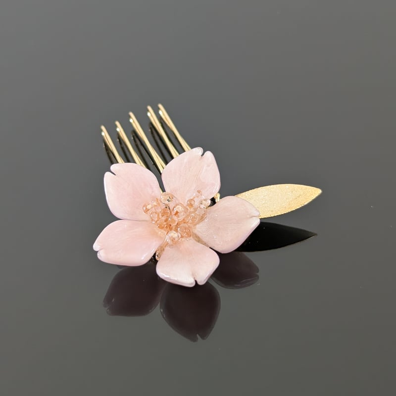 桜のかんざしセット【ピンク２色・白×ゴールドグラデ葉・ゴールドワイヤー】 ⚜ 正絹髪飾り 房付き桜づくし つまみ細工 / 薄ピンクグラデーション