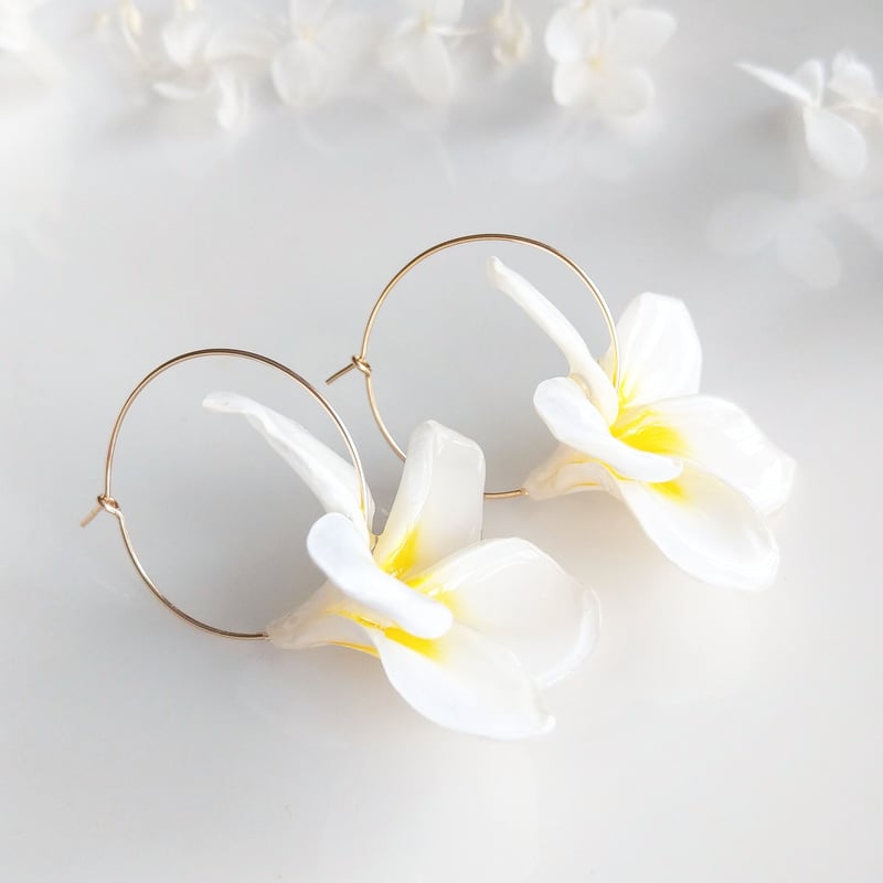 マルモ◆ケシパール フープピアス✧花籠 受注制作】Plumerian Hoop. 本物のお花 まるごとプルメリアの