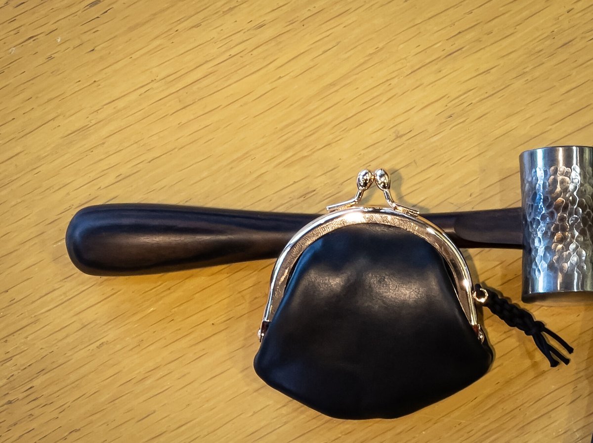 ラストクロップス　クロムエクセルレザー　がま口 クロムエクセルがまぐち （小）ブラック | 数珠屋伊平