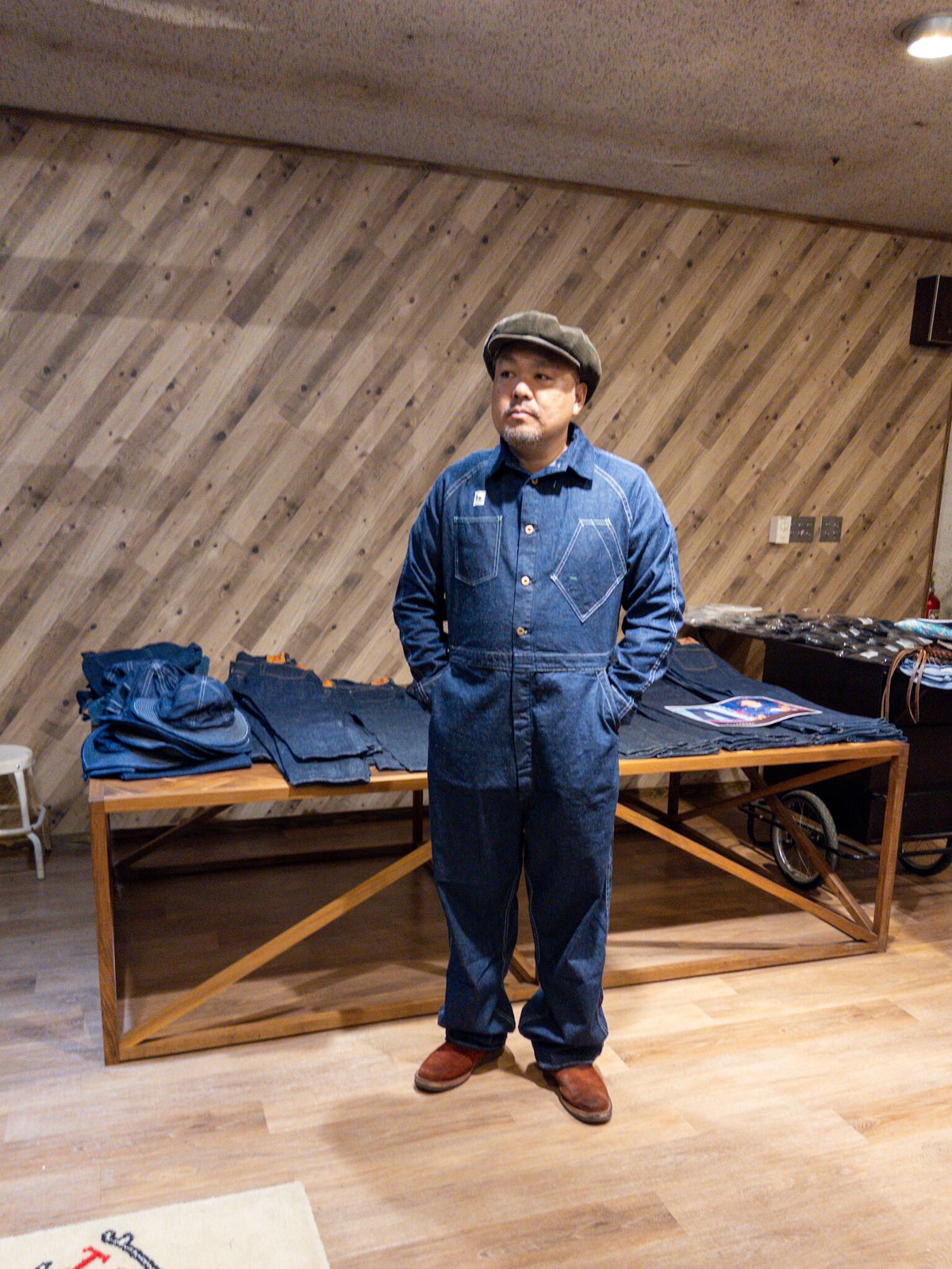 TCB Jeans Black Cat Crew Suit | 数珠屋伊平