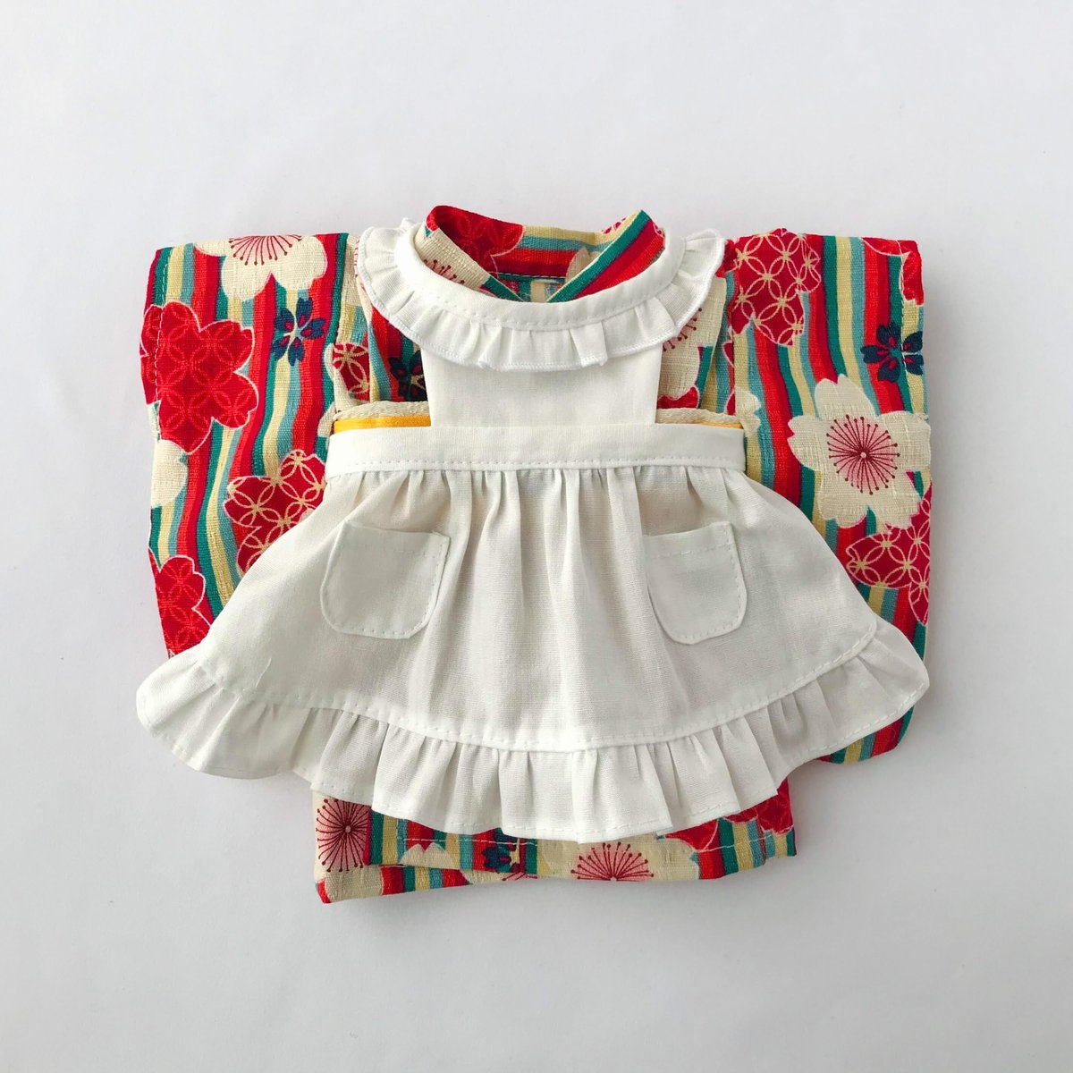 3歳　フリルたっぷり被布エプロンとピンパネルブラック着物セット 楽天市場】【レンタル】七五三 3歳 女の子 九重 着物 ブラウン