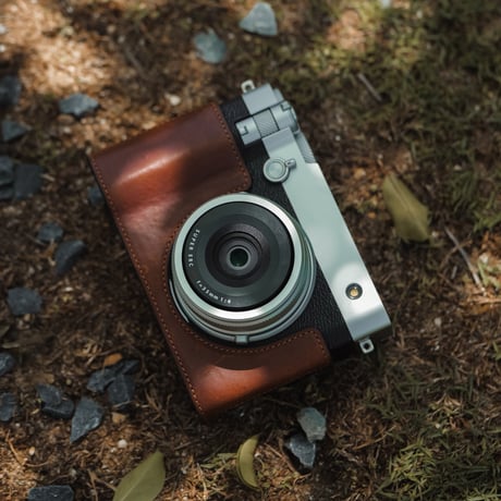 [在庫限り] 富士フイルム GFX100RF用レザーケース Leather Camera Case (TA-T81-LCC-BN)
