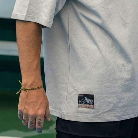 Hydra Arm Futuristic Sketch T-Shirt Tシャツ (TT-HAFS)