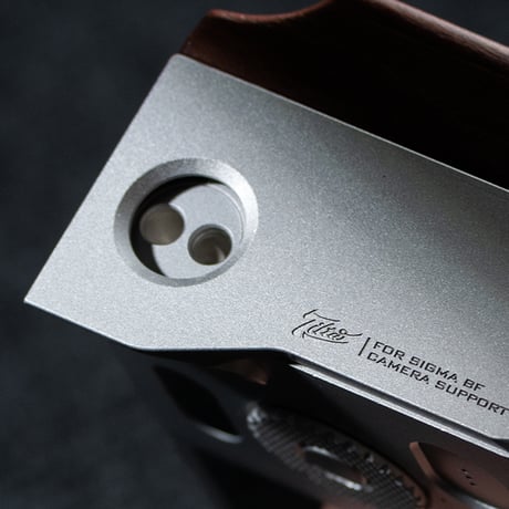[生産終了]Sigma BF用木製グリップ付き取付ベースプレート Mounting Baseplate with Wooden Grip (TA-T85-WG)