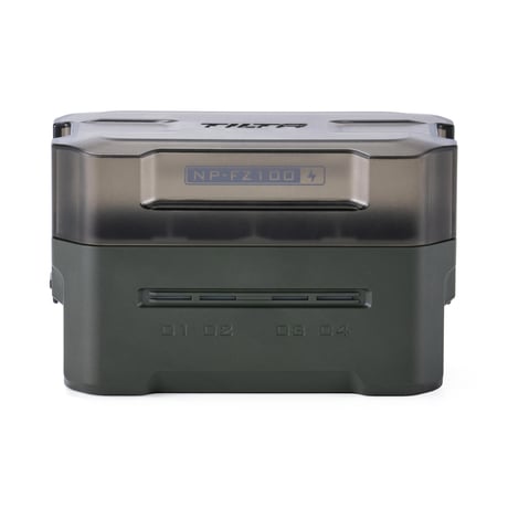 NP-FZ100用ポータブル4連充電器 Tilta Portable Charging Station for NP-FZ100 (4 Channel) – Green (TBC-FZ100-GN)