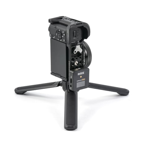 L-Bracket Mounting Plate for Sony ZV-E10 (TA-T56-LMP-B)