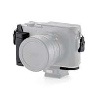 Leica Q3用レザーグリップ付き取付ベースプレート Mounting Baseplate with Leather Grip (TA-T76-LG-B)