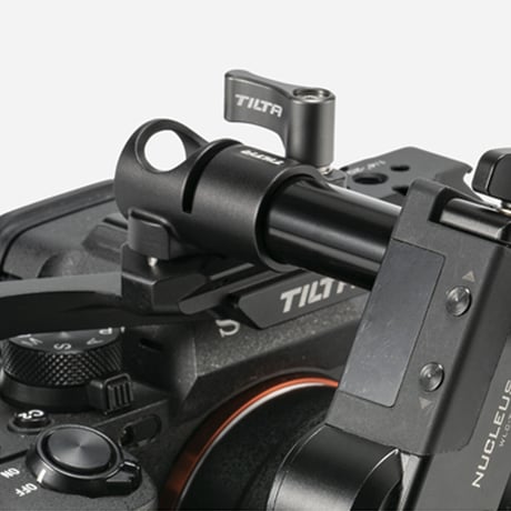 15mm Rod Holder to 1/4"-20 Adapter (Side Mounted) - Black (TA-15RH-1420S-B)位置決めピン付き1/4"-20ネジ サイド