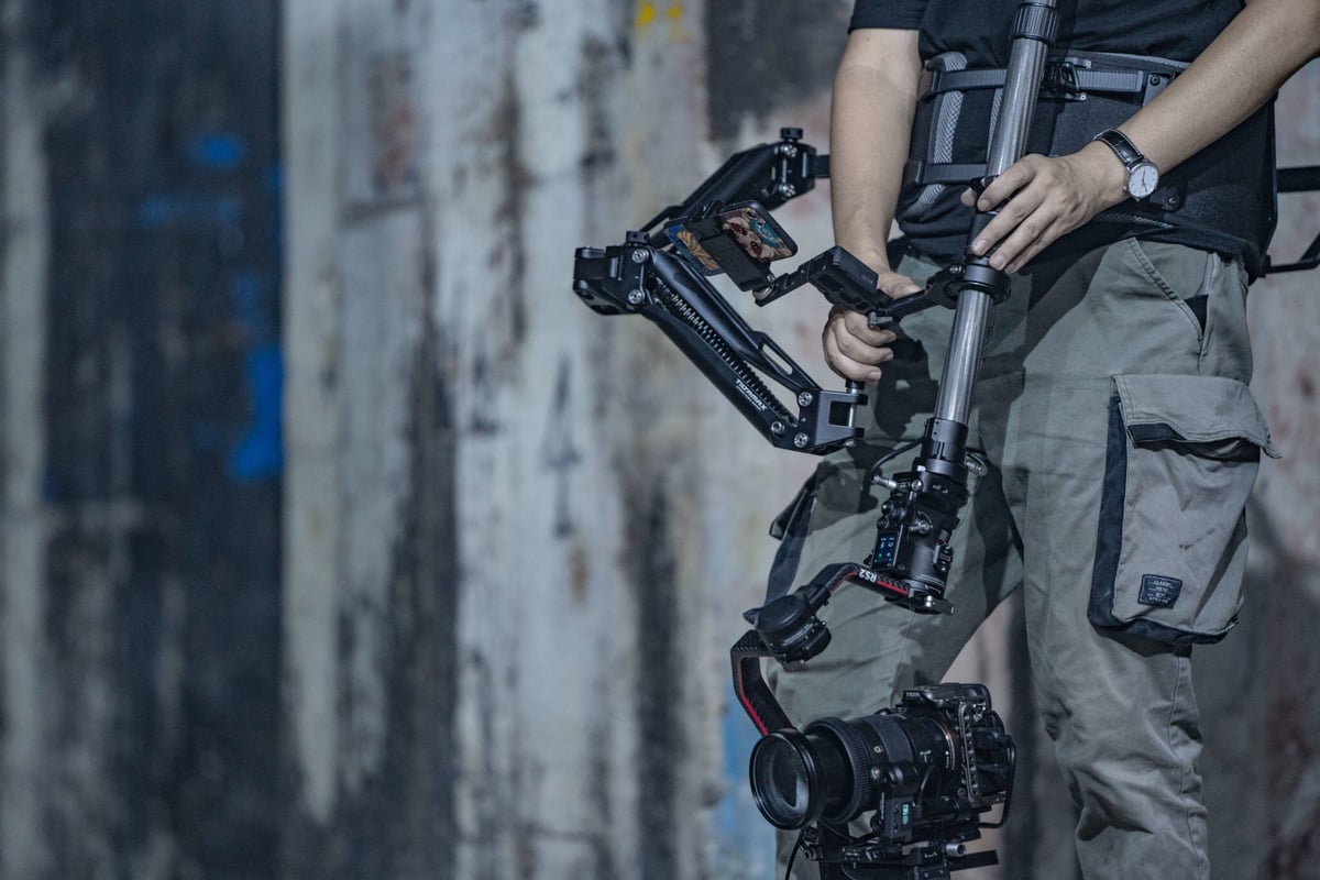 極美品 TILTA FLOAT二刀流(T01-V)+ T01-QPA のセット Tilta Float Handheld Gimbal Support System - V
