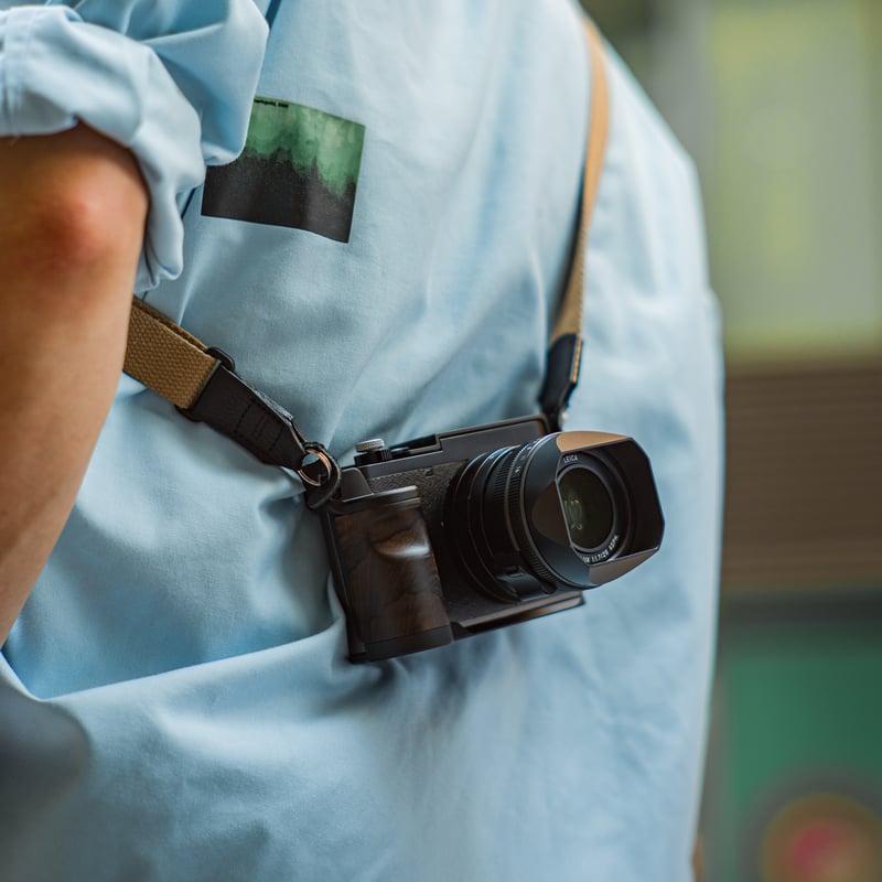 Leica Q3用木製グリップ付き取付ベースプレート Mounting Baseplate w
