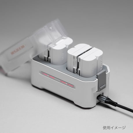 TILTA LP-E6用ポータブル4連充電器 Portable Charging Station for Canon LP-E6  (TBC-E6-OW)