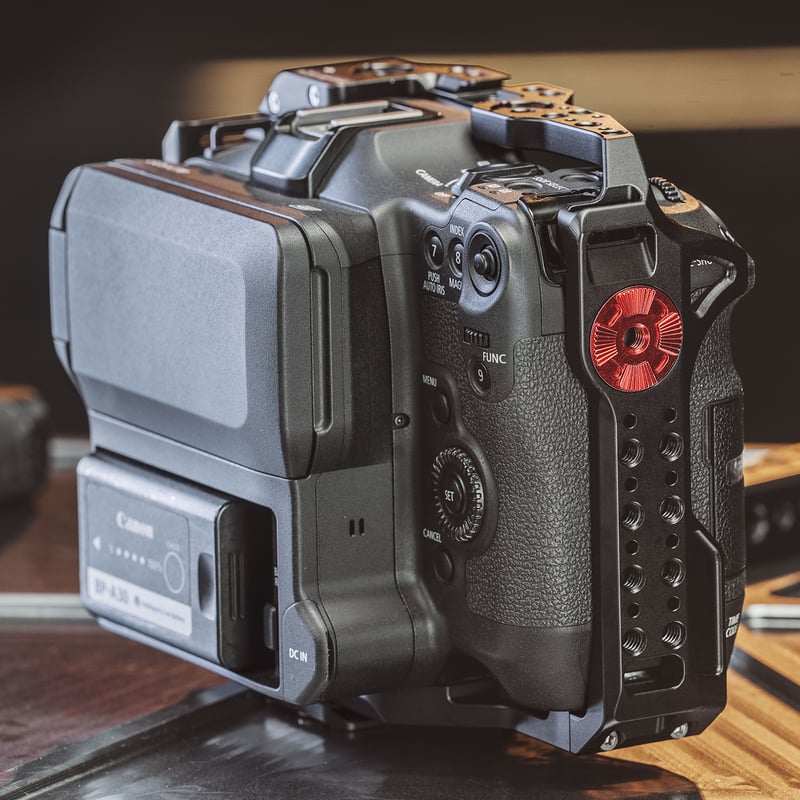 【美品】Canon EOS C70 (付属品全て) Tiltaリグ付 超美品】EOS C70 (付属品全て) Tiltaリグ付