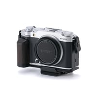 富士フイルム X-M5用ヴィンテージカメラケージ Vintage Camera Cage for Fujifilm X-M5 Base Kit (TA-T73-A-B/-S)
