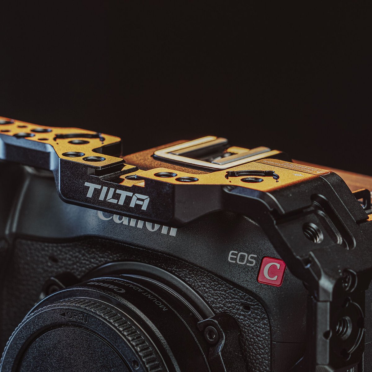 【美品】Canon EOS C70 (付属品全て) Tiltaリグ付 超美品】EOS C70 (付属品全て) Tiltaリグ付
