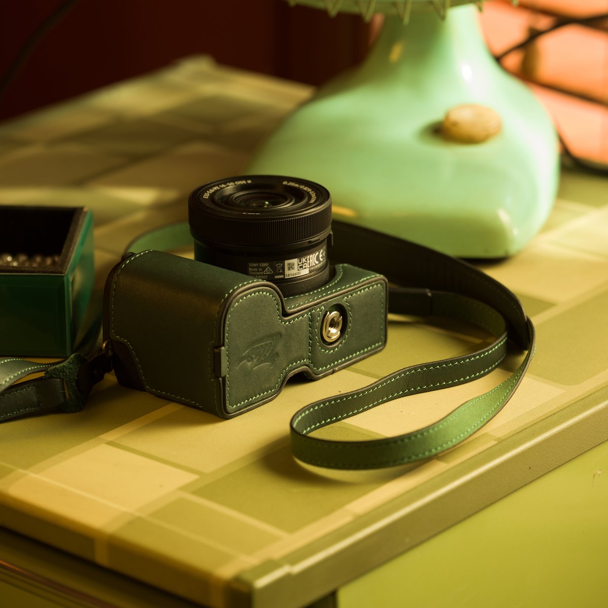 ソニー VLOGCAM ZV-E10 II 用レザーケース (TA-T69-LCC-GN) L