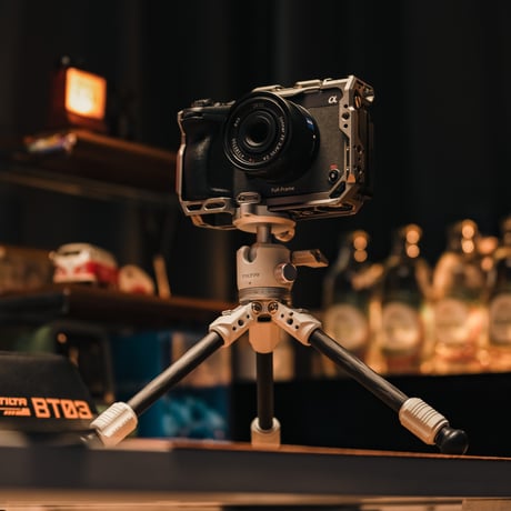 [在庫限り] 延長ポール付テーブルトップ三脚キットTabletop Ball Head with 1-Stage Carbon Fiber Tripod Legs (TT-BT03E-FB)