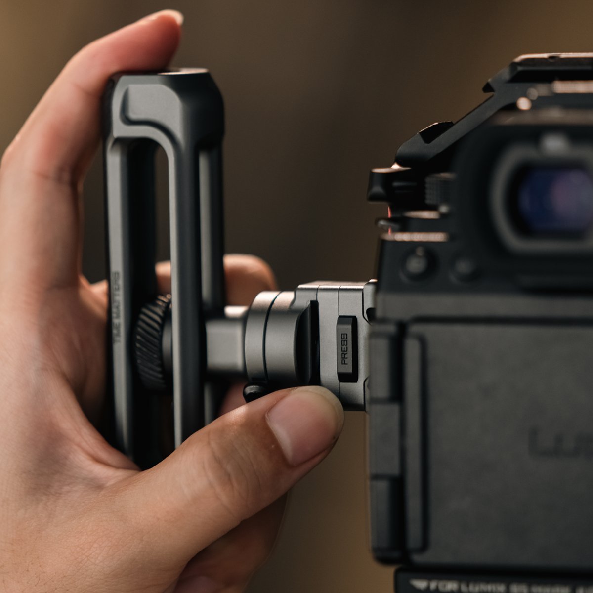 Khronos ユニバーサルアクセサリーマウントアダプター Universal