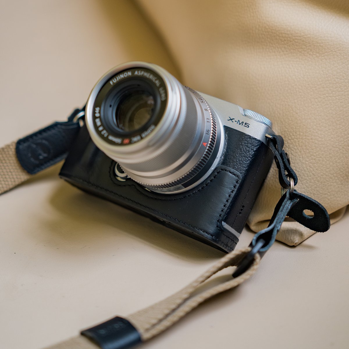 生産終了] 富士フイルム X-M5用レザーケース Leather Camera Case f