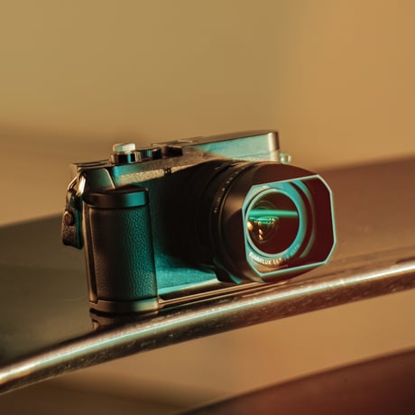 Leica Q3用レザーグリップ付き取付ベースプレート Mounting Baseplate with Leather Grip (TA-T76-LG-B)