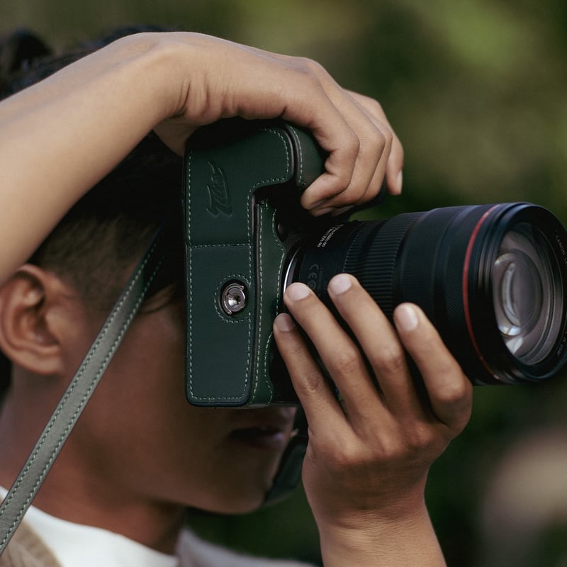 美品　本革カメラケース キャノン Canon R5用 キヤノン R5 Mark II用レザーケース (TA-T68-LCC-B/-GN) Leath