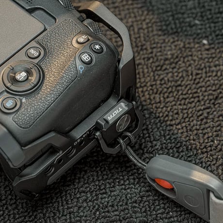 カメラストラップ用アタッチメント 1/4"-20 Camera Strap Attachment (TA-CSA-B)