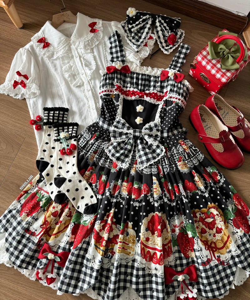 ショートケーキ図鑑」ケーキ柄ジャンパースカート 【11/20まで】送料