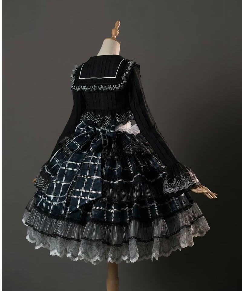 アシュレイ刺繍ジャンパースカート　黒 オンライン セールファッション - アシュレイ刺繍ジャンパースカート