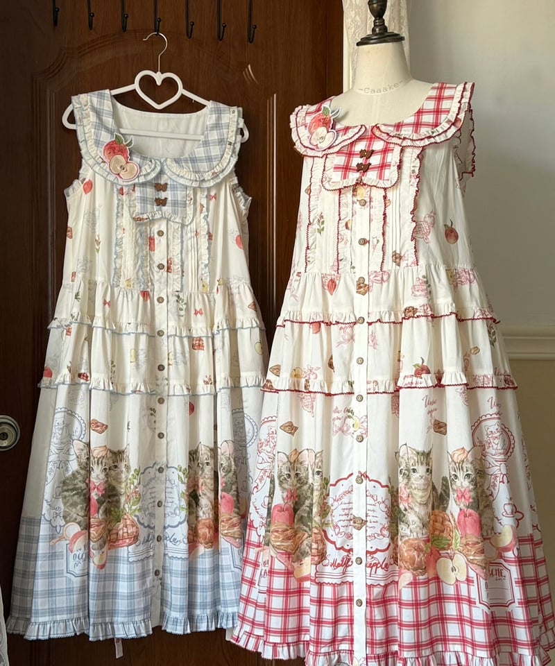 猫ときのこ柄　ジャンパースカート 猫ときのこ柄ジャンパースカート