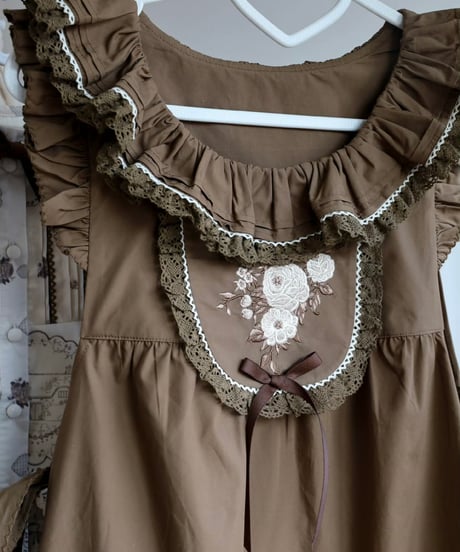 「Rose Town」バラ刺繍エプロン 【2/13まで】送料無料！