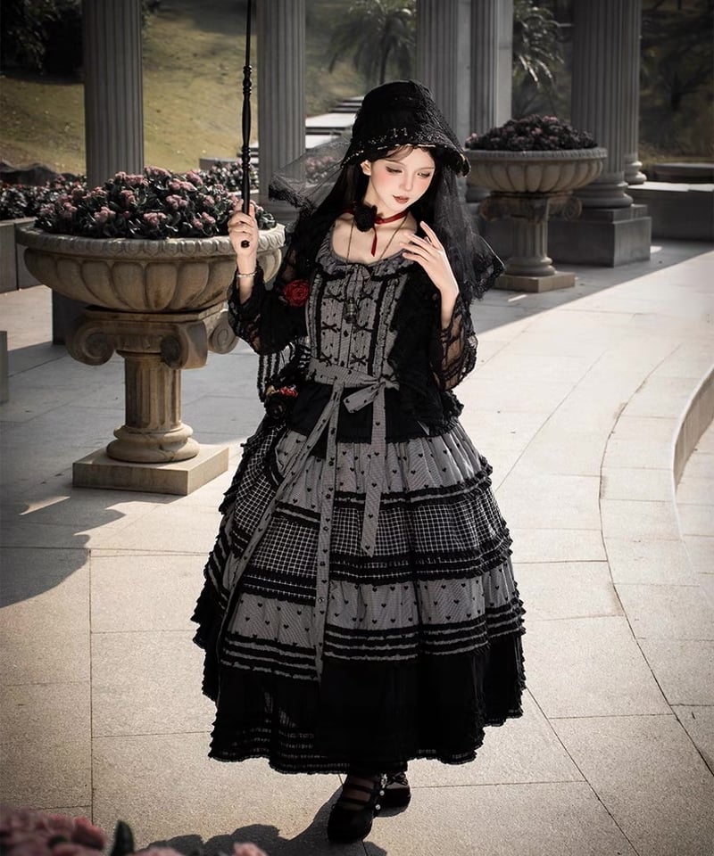 Hana⭐ジャンパースカート⭐慈雨⭐未使用に近い ジャンパースカート 「mochiz」全方向 ストレッチ フレア