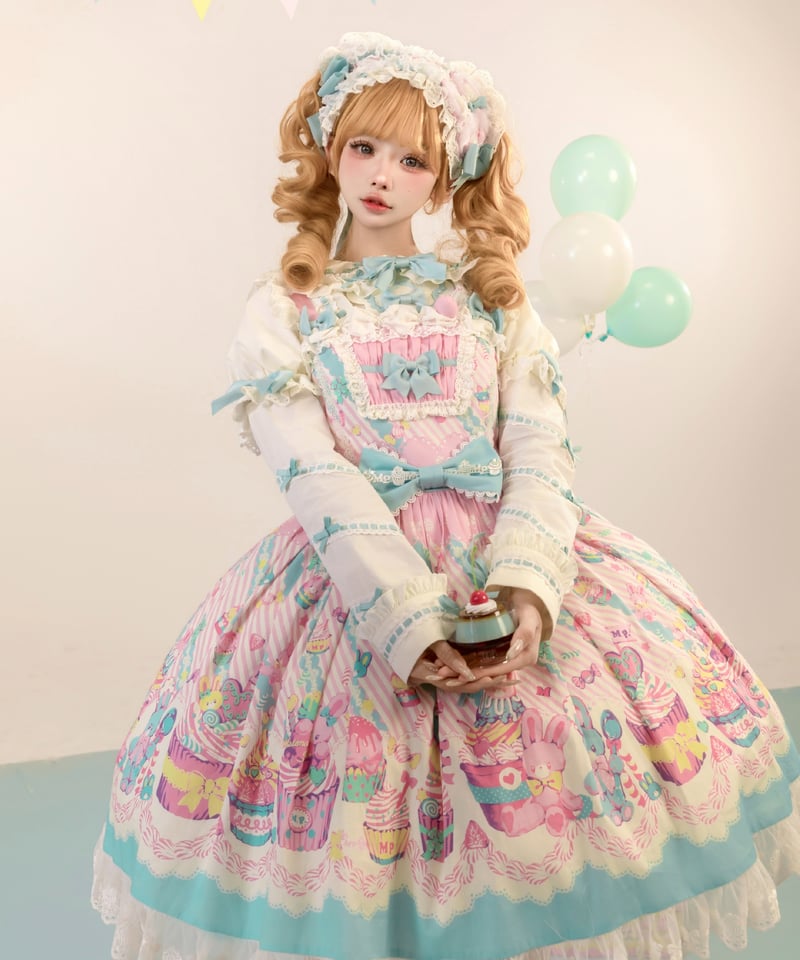 カップケーキ」ケーキ柄ジャンパースカート 【1/28まで】送料無料