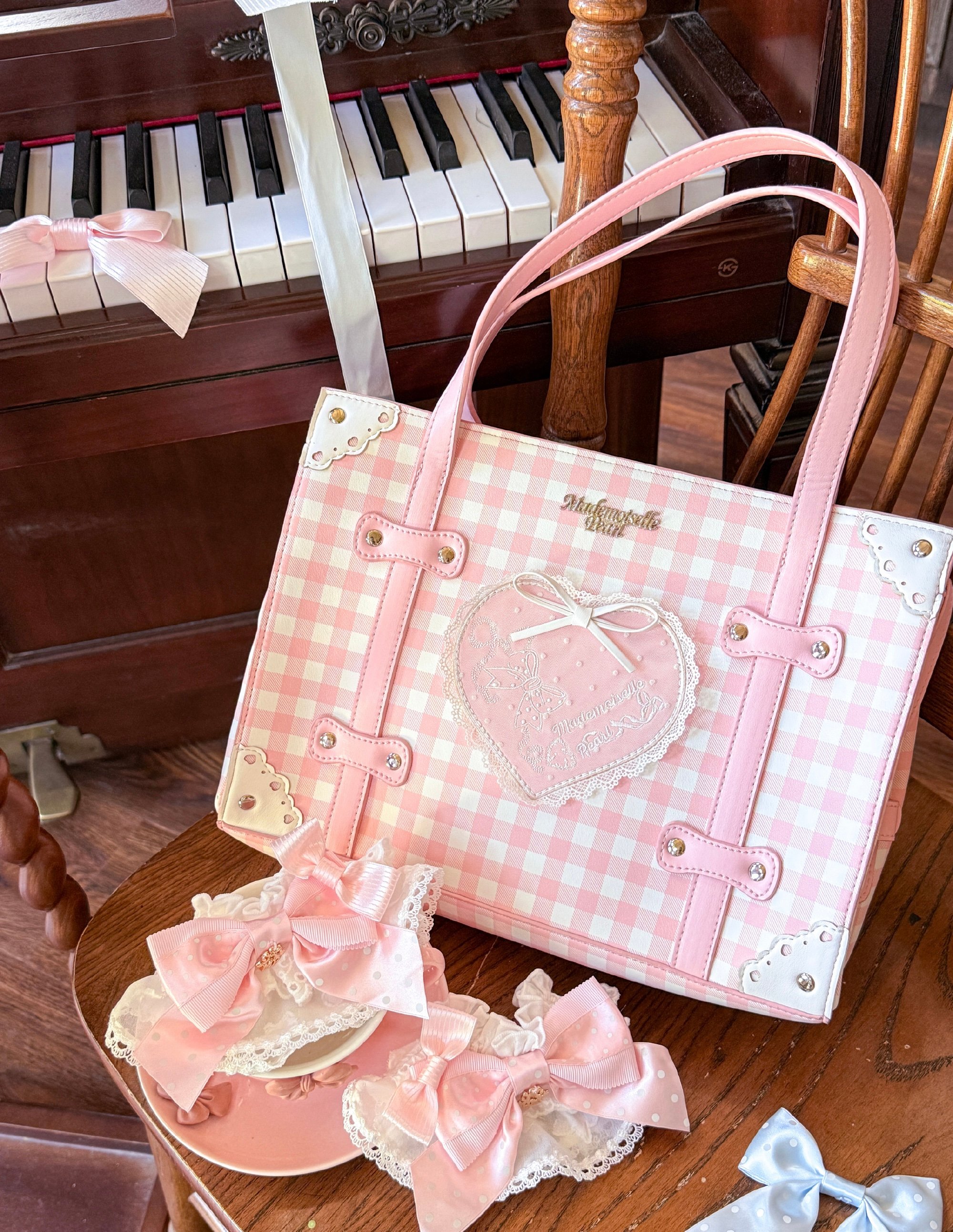 新品　alcali 青木美沙子 サイベリアンストロベリートートバッグ　チェック 青木美沙子コラボ「ハートコンチェルト」トランクバッグ 【9/30まで