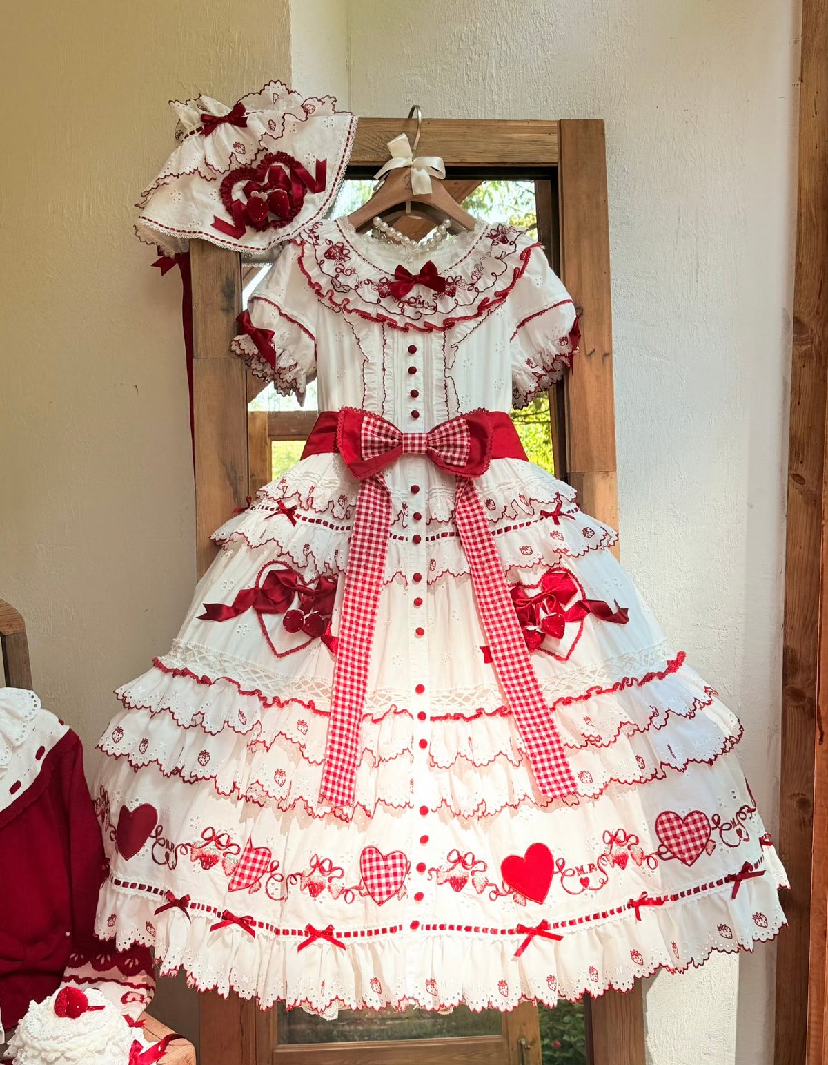 ショートケーキ図鑑」段々刺繍ワンピース【11/20まで】送料無料