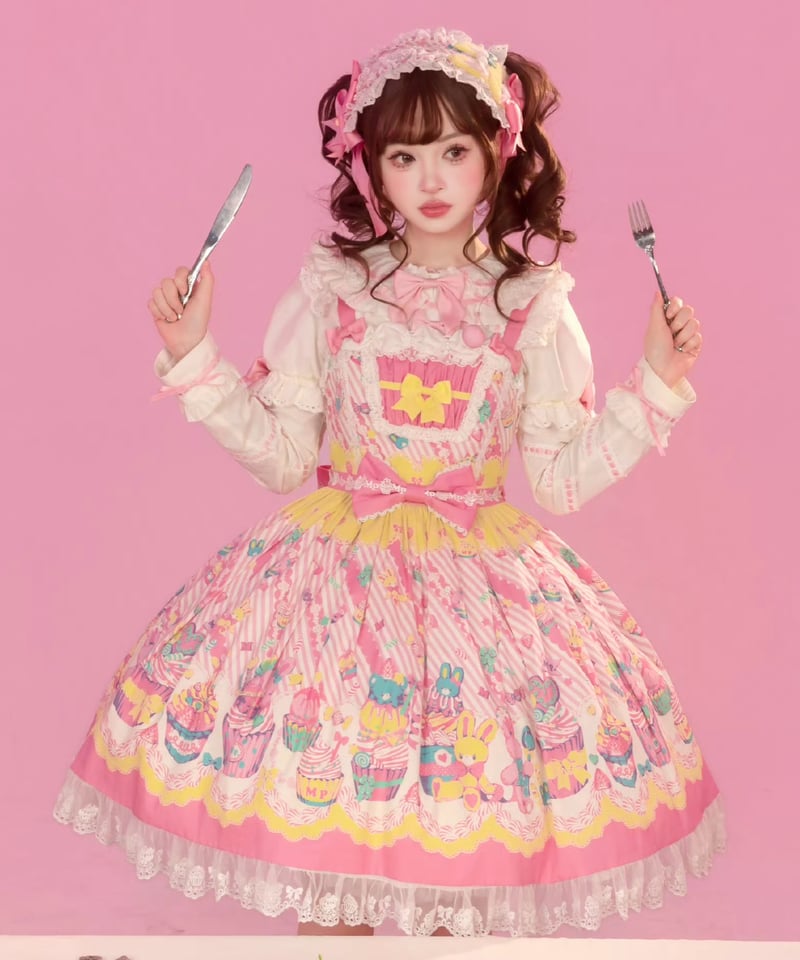 カップケーキ」ケーキ柄ジャンパースカート 【1/28まで】送料無料