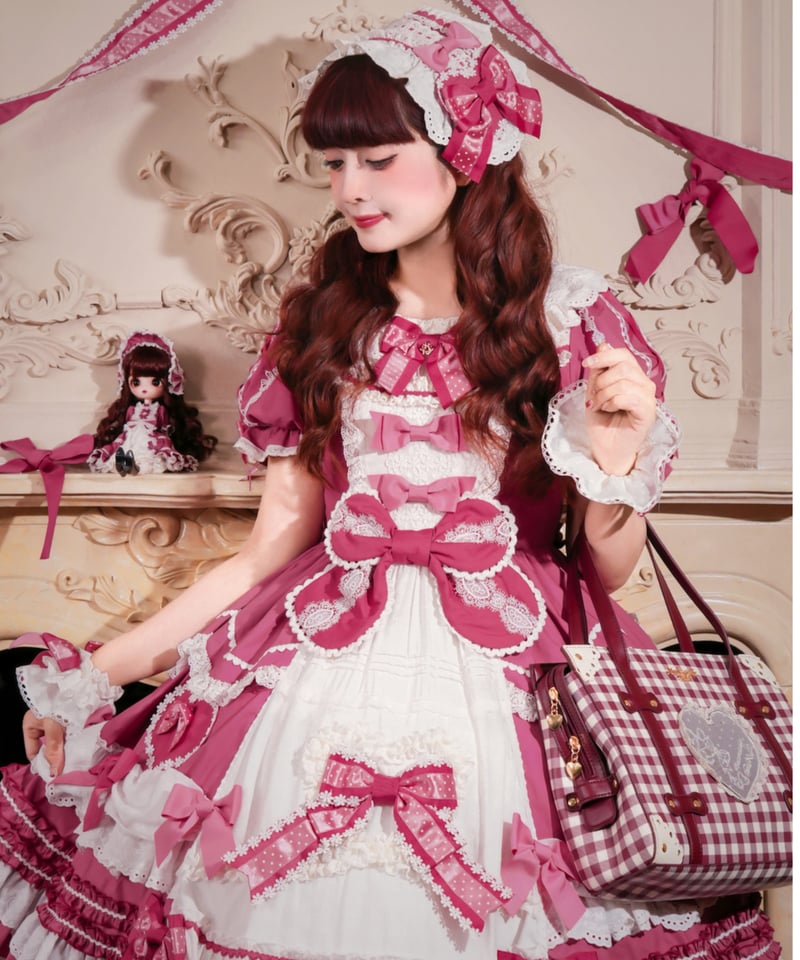 【美品】BURTONレディース　4点セット　入手困難な限定デザイン！ 青木美沙子コラボ「ハートコンチェルト」トランクバッグ 【9/30まで