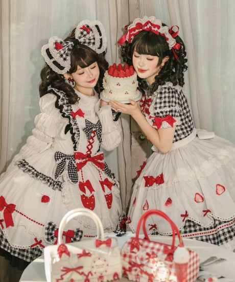 「ショートケーキ図鑑」メイドワンピース＆ジャンパースカート（黒） 【11/20まで】送料無料！