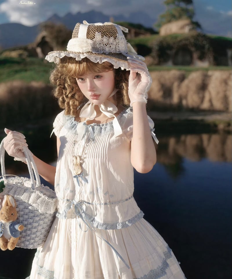 ピーターラビット」ブラウス＆スカート 【2/22まで】送料無料！ | GIRLISM