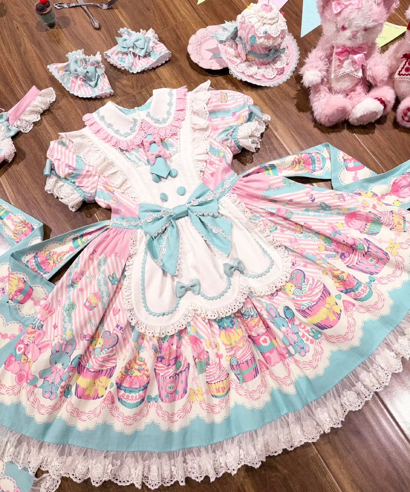 カップケーキ」ケーキ柄エプロンワンピース 【1/28まで】送料無料