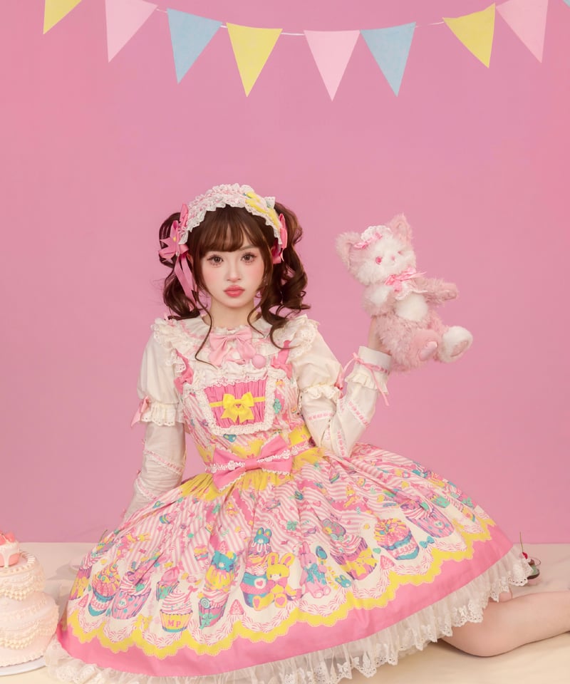 カップケーキ」ケーキ柄ジャンパースカート 【1/28まで】送料無料