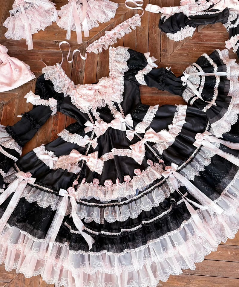 Pinik Mist Oath」ワンピース＆ジャンパースカート（黒） 【2/5まで