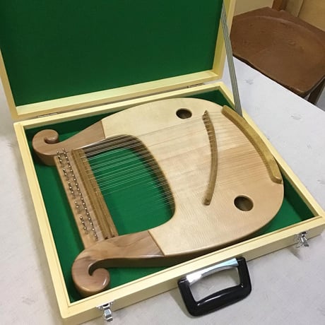小型ソプラノライアー　あやはべる 32弦  伊集