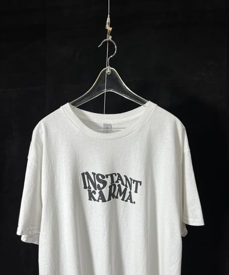 SIGHTO ORIGINAL "INSTANT KARMA" T−SHIRT