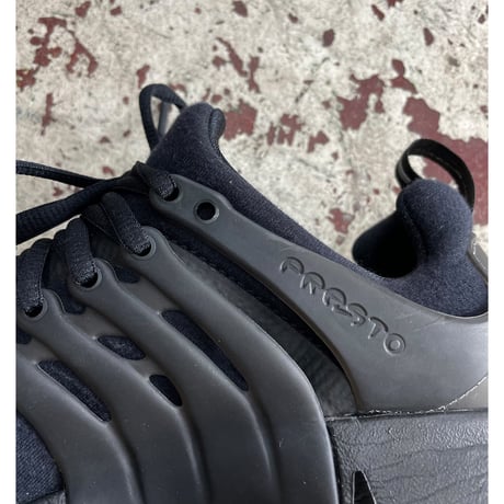 USED "NIKE" AIR PRESTO BLACK