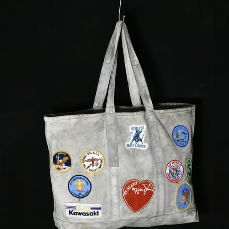 USED VARIOUS PATCHES TOTEBAG