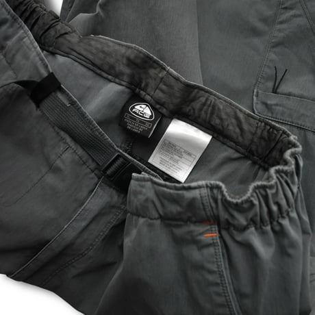 USED ”90-00’S NIKE ACG” CLIMBING CARGO SHORTS