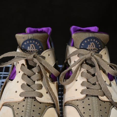 USED "NIKE / AIR HUARACHE" PRALINE