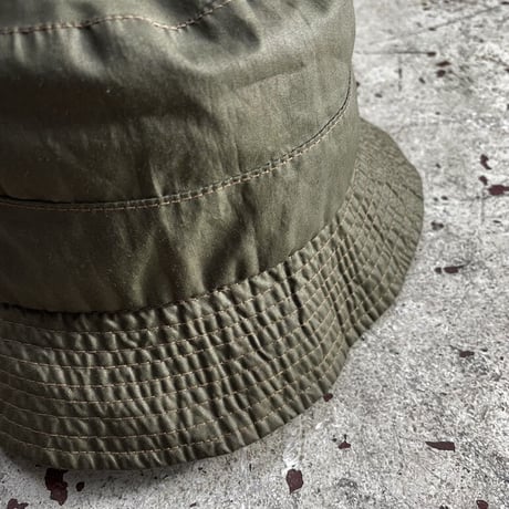 USED UNKNOWN OILED BUCKET HAT