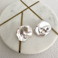 Big Circle Baroque Pierce-Tansui Pearl