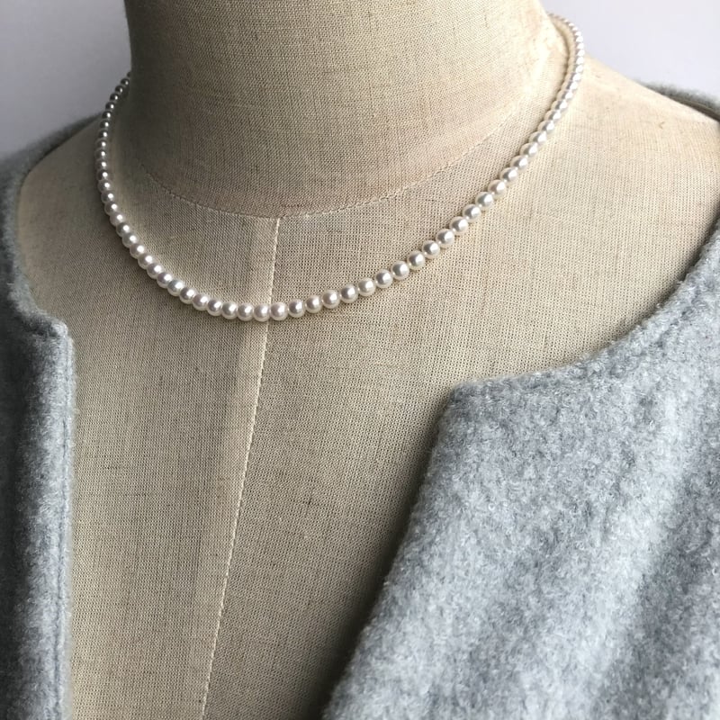 Plain hot sale pearl necklace